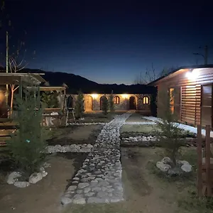 Windmill Gesthouse & Grill , Шкодер Албания